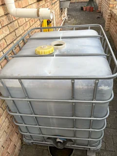 Water 1kl tank and 375 pump for sale!!