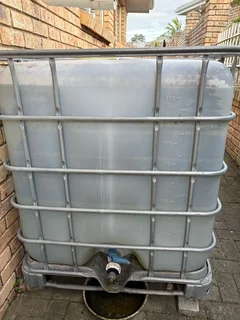 Water 1kl tank and 375 pump for sale!!