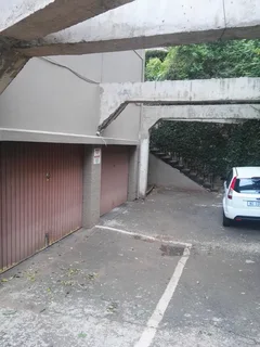 2 bedrooms duplex with PVT garden for rent