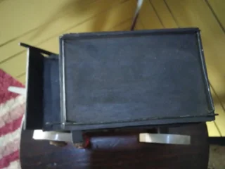 STAGE COUCH WITH METAL SOLDIERS/MUSICIANS FOR SALE AT SEA VIEW/BELLAIR.