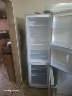 Hisense 323 ltr fride frezzer water dispenser