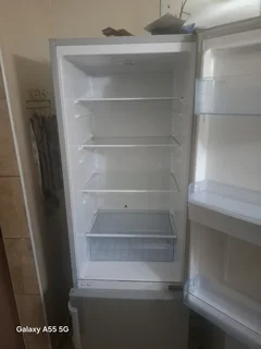 Hisense 323 ltr fride frezzer water dispenser