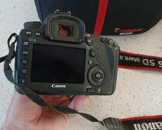 Canon EOS 5D Mark III Camera