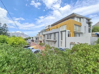Hout Bay fully Furnished 2 Bedroom Apartment