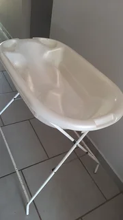 Baby bath on metal stand