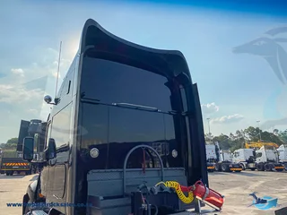 1997 Kenworth T2000 - 6x4 Truck Tractor