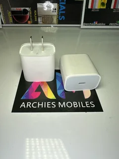 APPLE 20W USB C ADAPTER