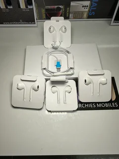 Apple wired earphones