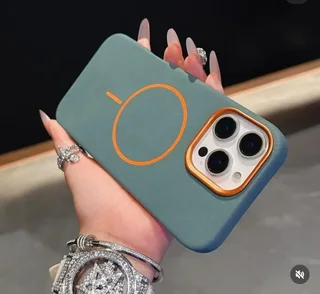 Leather MagSafe phone case