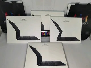 Apple Magic Keyboard 12.9 inch. 3rd, 4th, 5th, 6th Gen and iPad air 13 inch m2