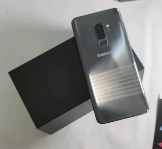 Samsung galaxy S9 plus 128gb titanium grey
