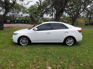 2012 Kia Cerato 1.6 EXEC 4-Door AUTOMATIC.