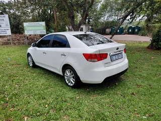 2012 Kia Cerato 1.6 EXECUTIVE. 4-Door AUTOMATIC.