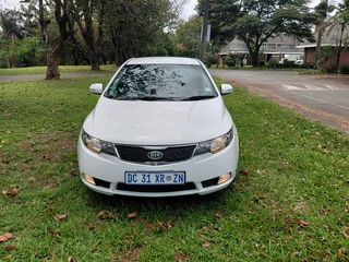 2012 Kia Cerato 1.6 EXECUTIVE. 4-Door AUTOMATIC.