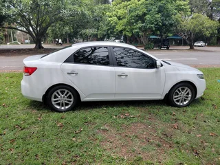 2012 Kia Cerato 1.6 EXECUTIVE. 4-Door AUTOMATIC.
