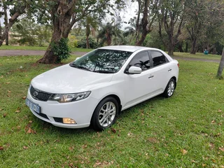 2012 Kia Cerato 1.6 EXECUTIVE. 4-Door AUTOMATIC.
