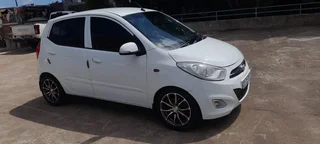 2012 Hyundai i10 1.2 GLS AUTOMTIC. LOW KMS. IMMACULATE CONDITION.