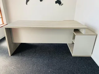 CUSTOM MADE EXECUTIVE OFFICE DESK