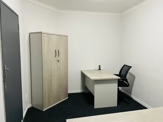 CUSTOM MADE MANAGEMENT OFFICE DESK