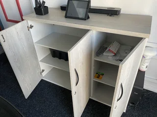 10 SEATER BOARDROOM TABLE