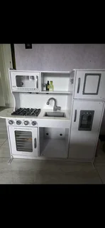 Melissa and Doug kitchen