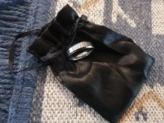 Men&#39;s polished &amp; beveled titanium ring