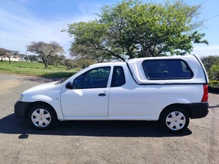 2020 MODEL - NISSAN NP200 1.6i AIRCON SAFETY PACK 
