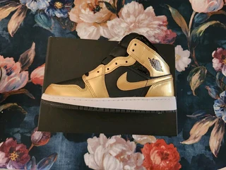 Nike Air Jordan 1 Mid Gold\Black