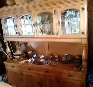 Greaves & Thomas solid oak cabinet/sideboard with lighting