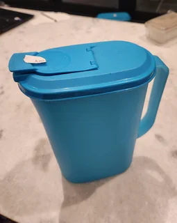 Tupperware water jug