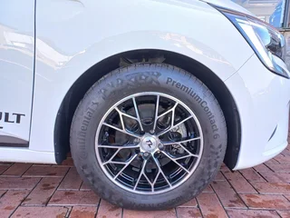 2024 Renault Clio 1.0 T Life 5Dr