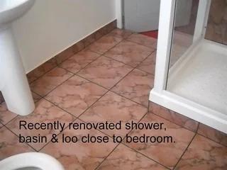 Big room. Built-in cupboards. Rent includes W &amp; E. Safe parking via gate with remote.  Free WiFi