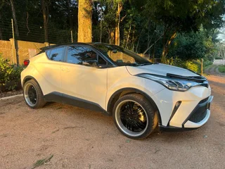 2020 Toyota C-HR Hatchback 1.2 Plus