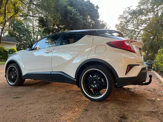 2020 Toyota C-HR Hatchback 1.2 Plus