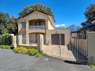 Grand Spacious House for sale