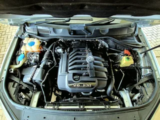 VW TOUAREG 3.6 V6 Fsi, R159 000