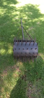 Lawn spike aerator