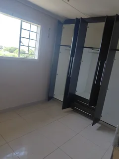 3 bedroom House for let phoenix Northcroft unit 13