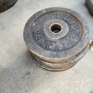 4x2.5kg Gym Weight Plates for Sale!