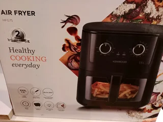 Brand NEW KENWOOD AIRFRYER STILL IN FACTORY SEALED PACKAGE, RECIPE BOOK INCLUDED.