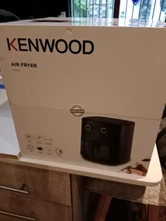 Brand NEW KENWOOD AIRFRYER STILL IN FACTORY SEALED PACKAGE, RECIPE BOOK INCLUDED.