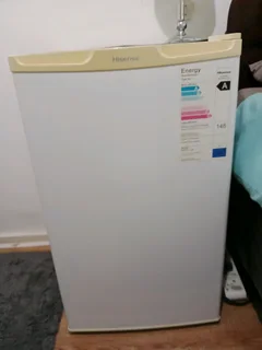 Bar Fridge Like New White Large 130l Total Size Ideal For Bedroom Pedestal Size And Use.see Pictures