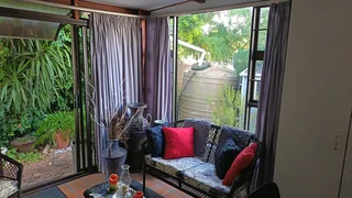 Single Garden Flat to rent preferably single Male. Lady also Welcome.