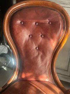 Genuine Leather Victorian Single Chair With Brass Studs/castors