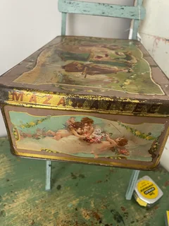 C1900 MAZAWATTE 3lb TEA TIN WITH CHERUBS.DOUBLE LID