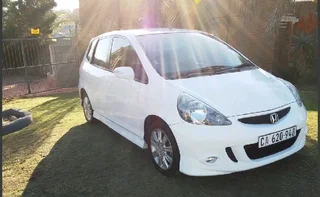 SOLD(Gillroy&#39;s Cars, since 2008)Honda Jazz 1.5i V-Tec(Auto) Ltd edition