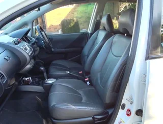 SOLD(Gillroy&#39;s Cars, since 2008)Honda Jazz 1.5i V-Tec(Auto) Ltd edition