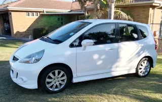 SOLD(Gillroy&#39;s Cars, since 2008)Honda Jazz 1.5i V-Tec(Auto) Ltd edition