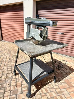 Radial arm saw
