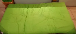 Futon beds 3/4 Extra Length Green &amp; Red
